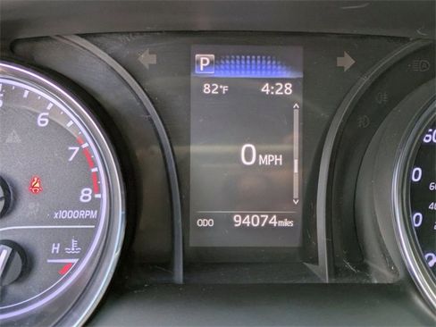 Used 2019 Toyota Camry SE image 30