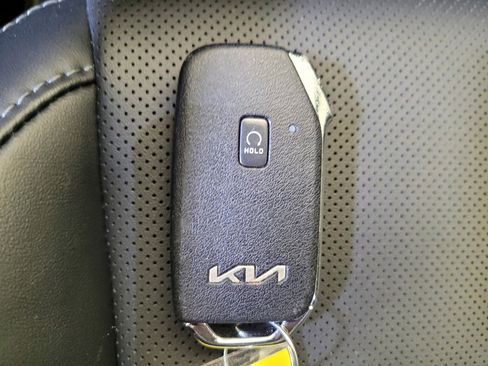 Used 2022 Kia Telluride S AWD/4WD image 32