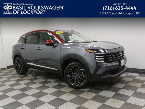 Used 2025 Nissan Kicks SR AWD/4WD image 1