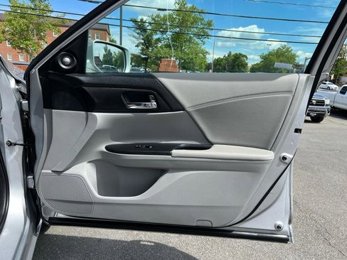 Used 2013 Honda Accord EX-L image 22