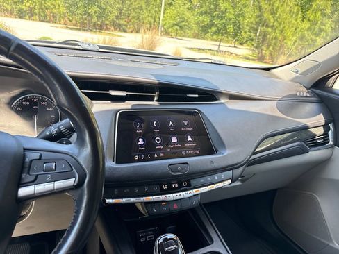 Used 2020 Cadillac XT4 Premium Luxury w/ Cold Weather Package FWD image 39
