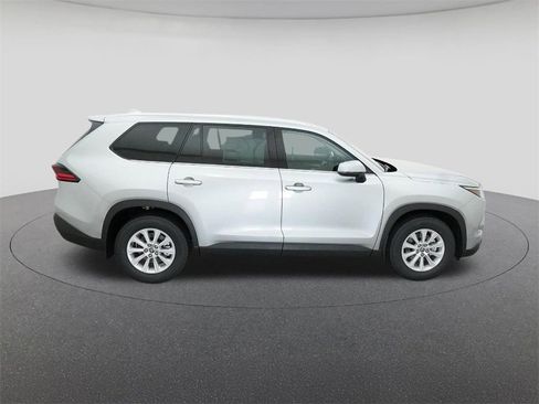 New 2026 Toyota Grand Highlander XLE image 11