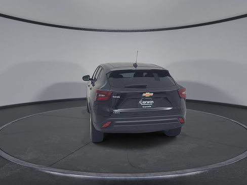 Used 2026 Chevrolet Trax LS w/ LS Convenience Package FWD image 13