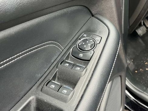 Used 2022 Ford Edge Titanium w/ Equipment Group 301A image 19