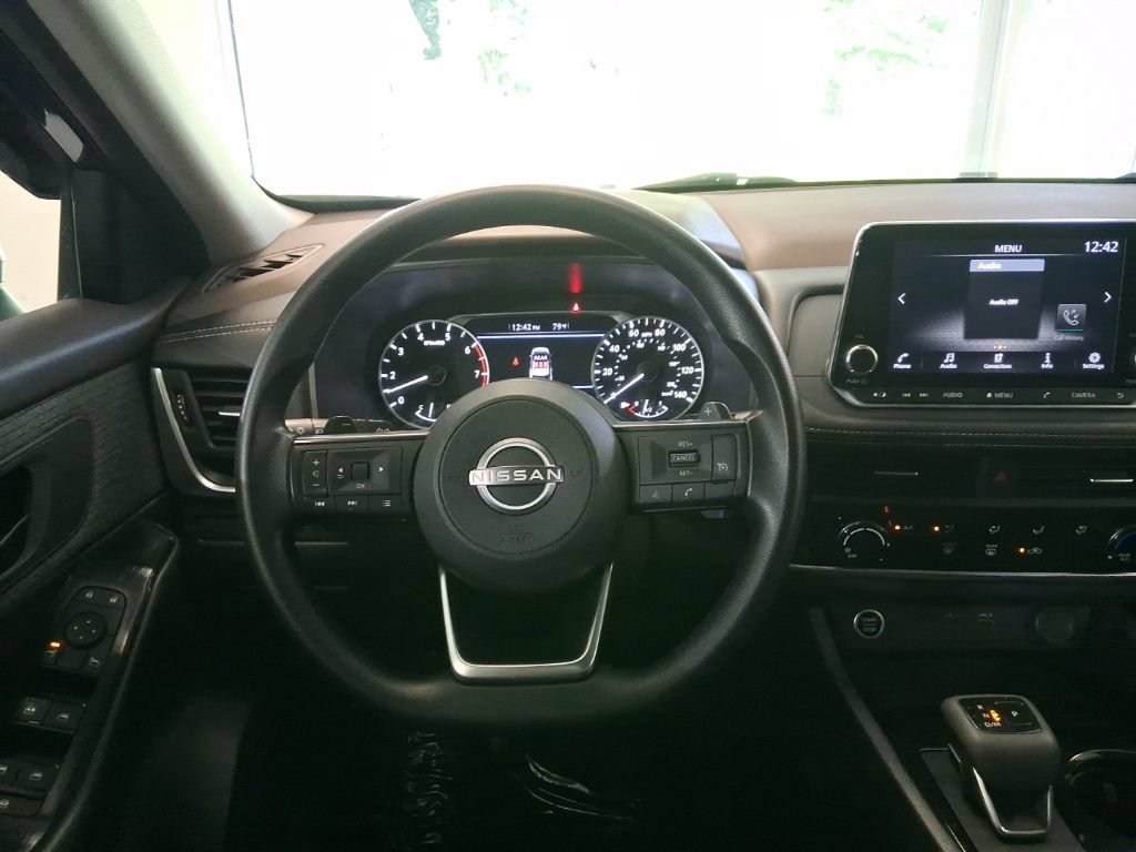 Used 2023 Nissan Rogue S AWD/4WD image 18
