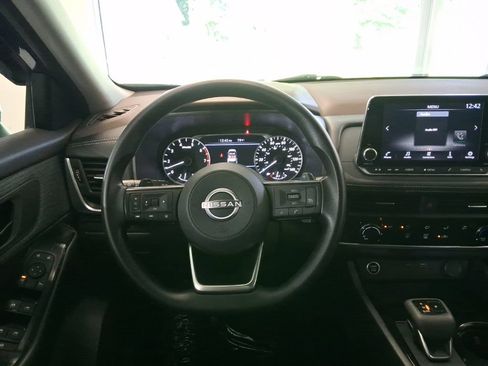 Used 2023 Nissan Rogue S AWD/4WD image 18