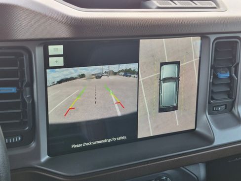Used 2022 Ford Bronco Outer Banks AWD/4WD image 14