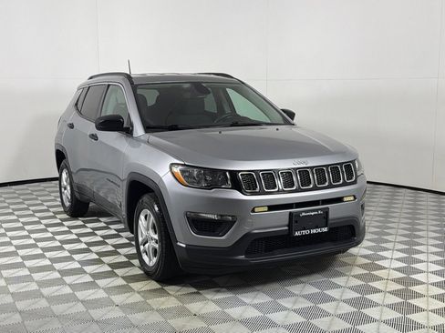 Used 2019 Jeep Compass Sport FWD image 3