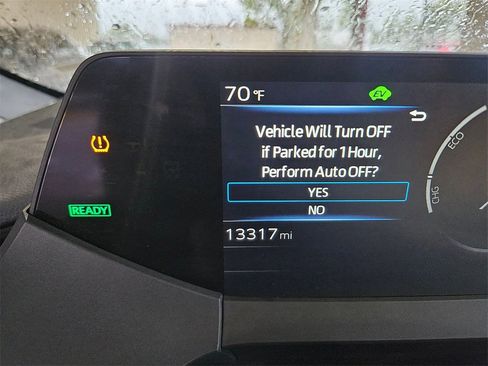 Used 2025 Toyota Prius LE image 19