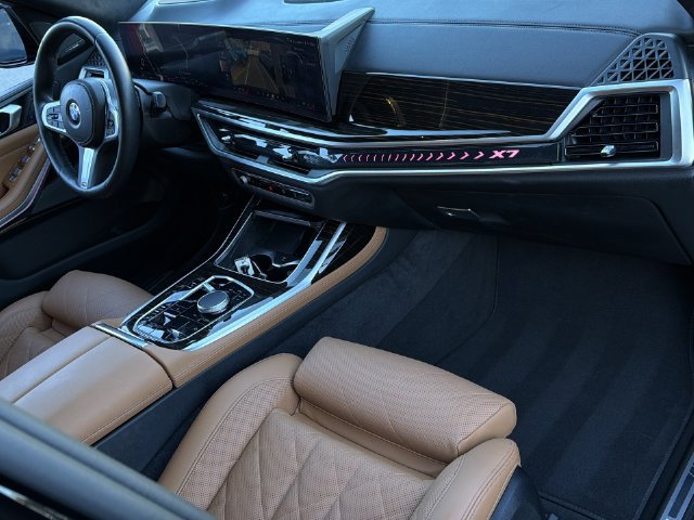 Used 2025 BMW X7 xDrive40i w/ M Sport Package AWD/4WD image 35
