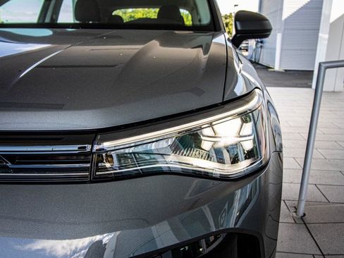 New 2026 Volkswagen Taos S image 9