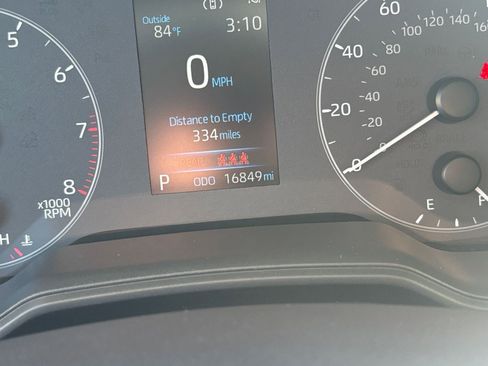 Used 2025 Toyota Corolla LE image 39