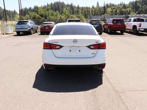 Used 2023 Nissan Altima 2.5 SR w/ SR Premium Package AWD/4WD image 6