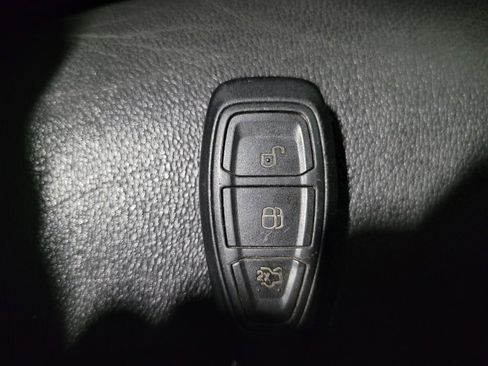 Used 2016 Ford Fiesta Titanium FWD image 32