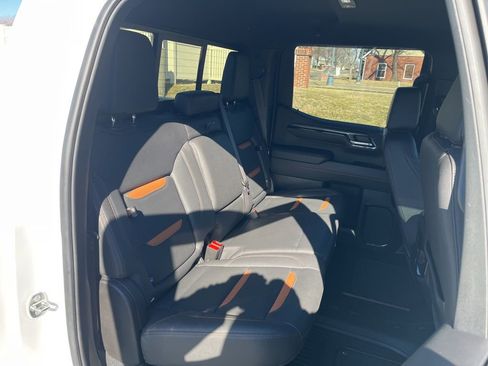 Used 2024 GMC Sierra 1500 AT4 w/ Technology Package image 20