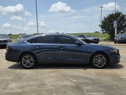 Used 2024 Honda Accord EX image 3