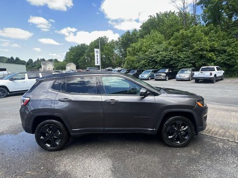 Used 2021 Jeep Compass Latitude AWD/4WD image 2