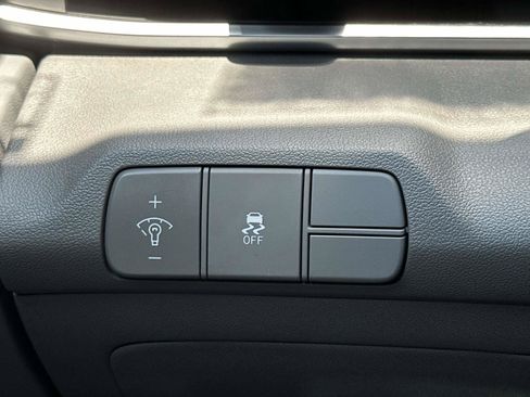 Certified 2025 Hyundai Elantra Sport FWD image 22