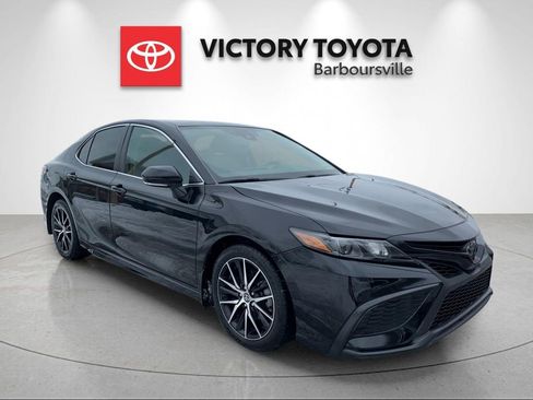 Used 2024 Toyota Camry SE image 5