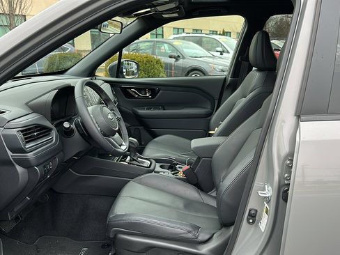 Certified 2025 Subaru Forester Limited image 9