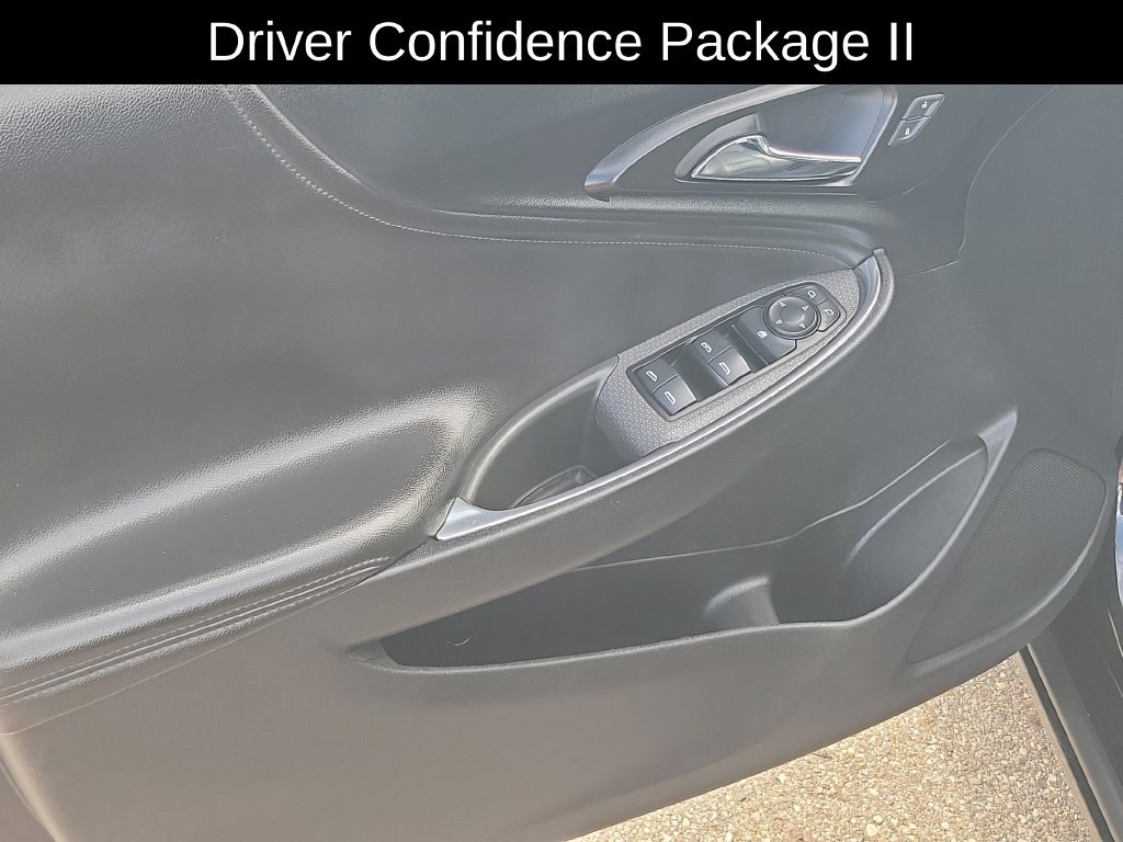 Used 2019 Chevrolet Malibu Hybrid w/ Leather Package FWD image 10