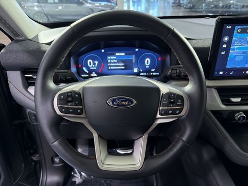 Used 2025 Ford Explorer Active RWD image 26