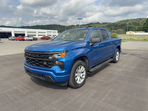 Used 2022 Chevrolet Silverado 1500 Custom AWD/4WD image 1