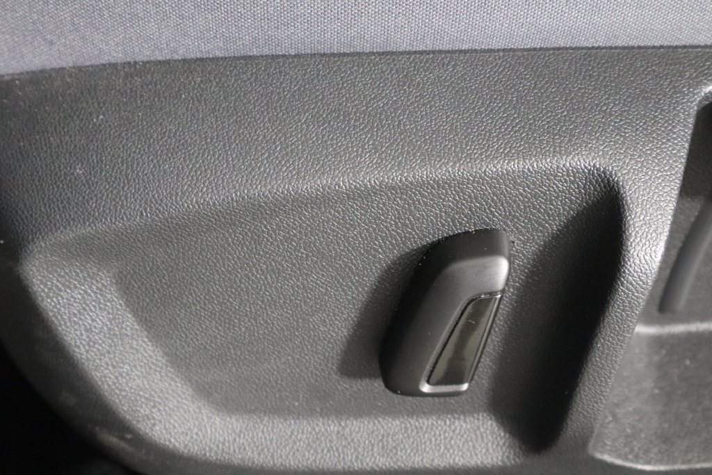Used 2022 Volkswagen ID.4 Pro AWD/4WD image 22