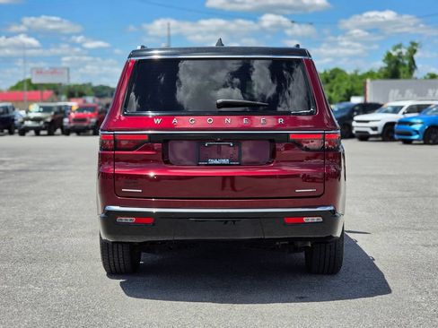 Certified 2022 Jeep Wagoneer Series III w/ Convenience Group I AWD/4WD image 6
