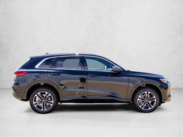 Certified 2025 Audi Q5 Premium w/ Convenience Package AWD/4WD image 4