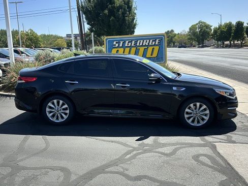 Used 2018 Kia Optima LX w/ 17" Alloy Wheels Package FWD image 2