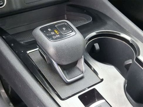 Used 2023 Nissan Rogue SV image 12