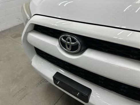Used 2019 Toyota 4Runner SR5 RWD image 31