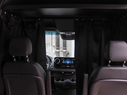Used 2023 Mercedes-Benz Sprinter 2500 image 18