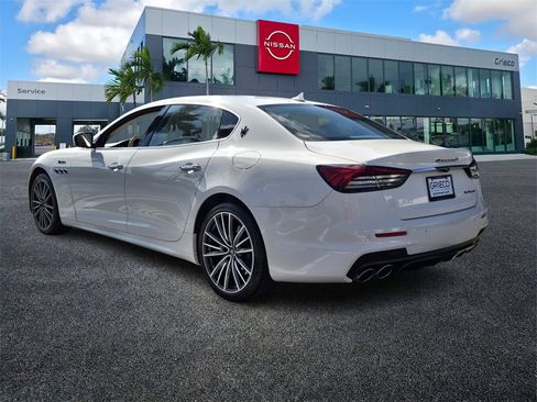 Used 2022 Maserati Quattroporte Modena image 5