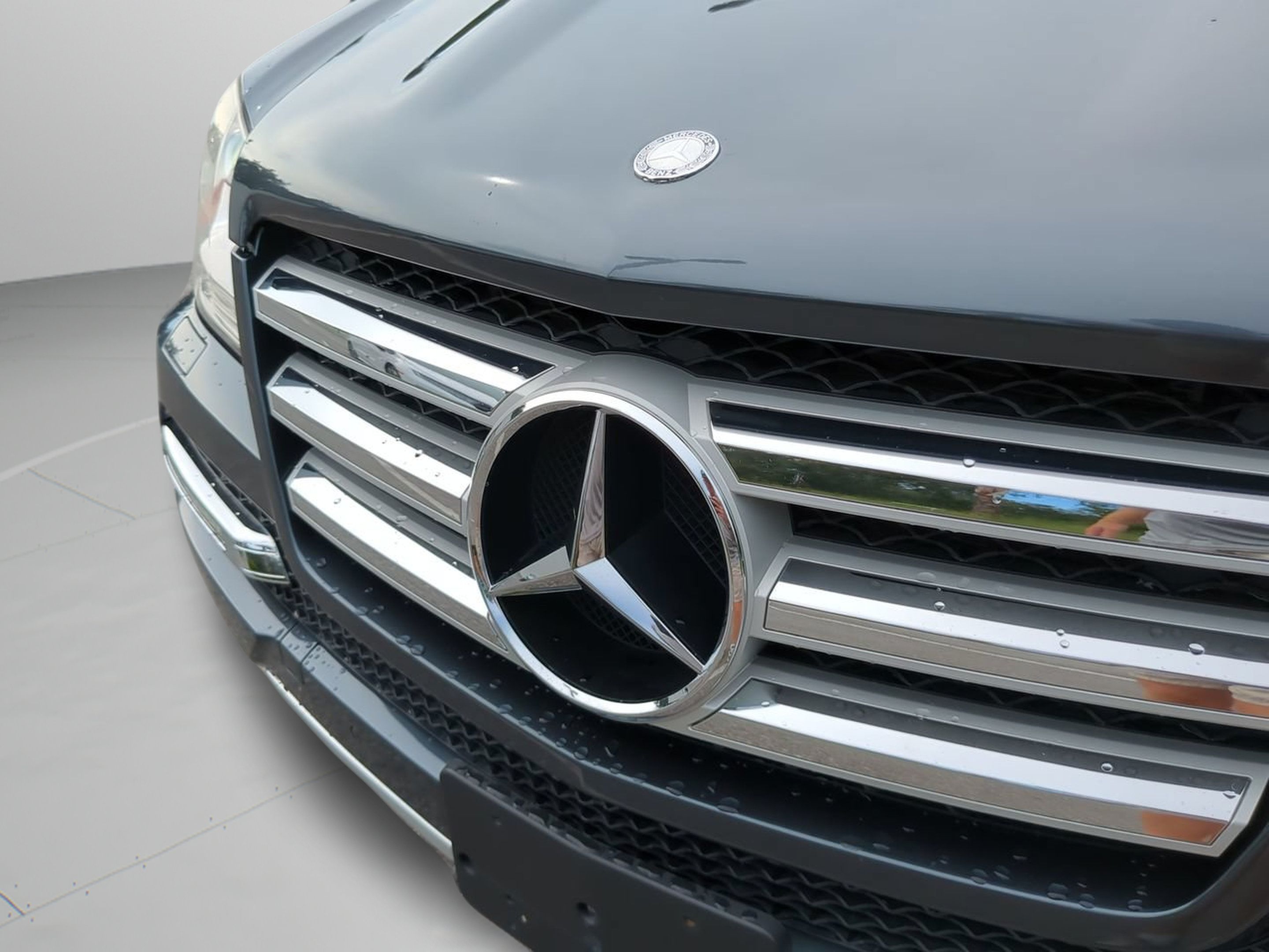 Used 2011 Mercedes-Benz GL 550 4MATIC image 23