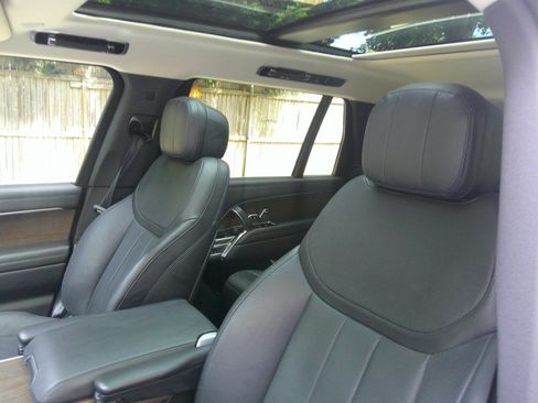 Used 2024 Land Rover Range Rover Long Wheelbase SE AWD/4WD image 76