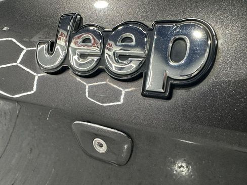 Used 2015 Jeep Cherokee Latitude FWD image 31
