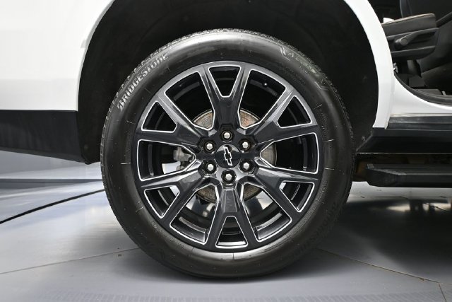 Used 2023 Chevrolet Tahoe Premier w/ Advanced Technology Package AWD/4WD image 11