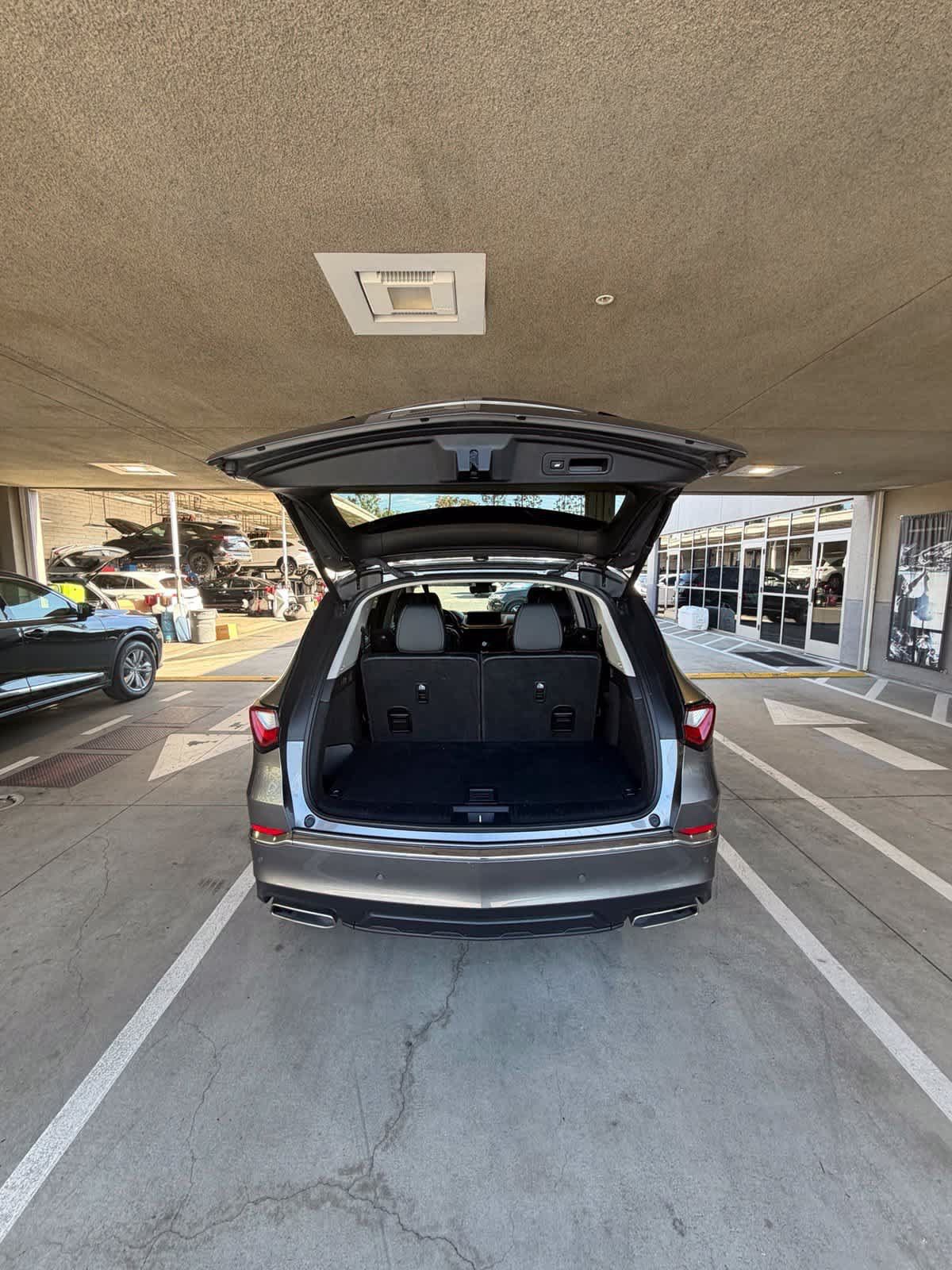 Used 2024 Acura MDX w/ Technology Package FWD image 10