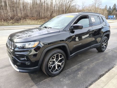 Used 2024 Jeep Compass Limited image 4