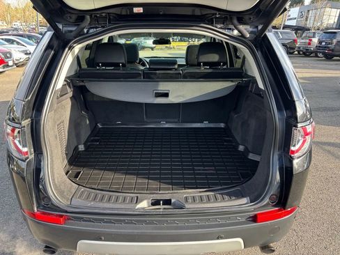 Used 2016 Land Rover Discovery Sport HSE image 11