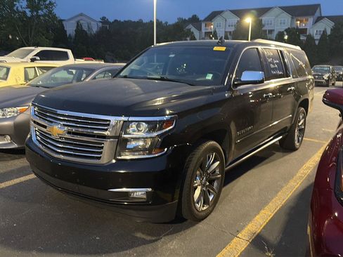 Used 2015 Chevrolet Suburban LTZ RWD image 1