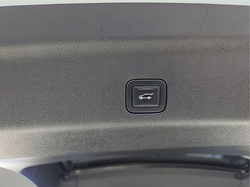 Used 2021 GMC Yukon SLT w/ SLT Luxury Plus Package image 10