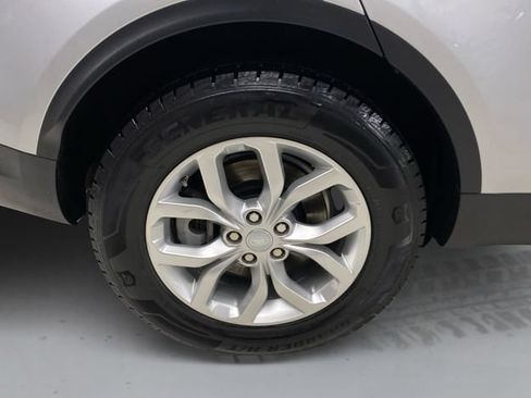 Used 2019 Land Rover Discovery SE AWD/4WD image 17