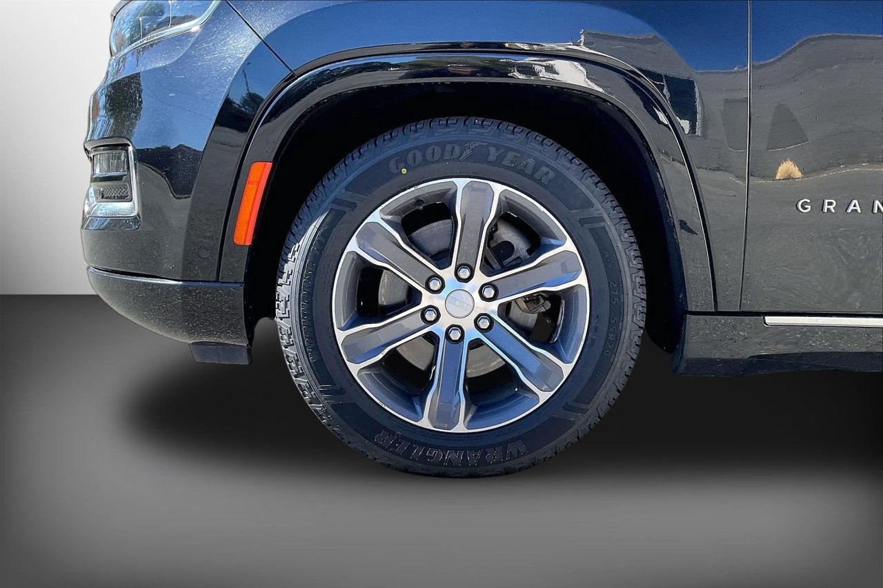 Certified 2024 Jeep Grand Wagoneer L 4WD image 35