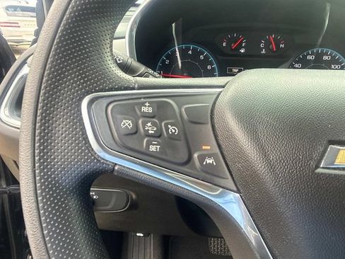 Used 2021 Chevrolet Equinox LS FWD image 28