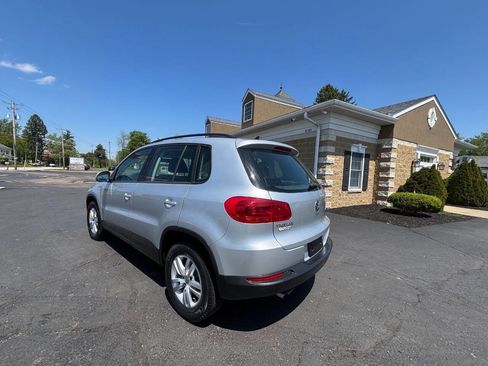 Used 2015 Volkswagen Tiguan S FWD image 3