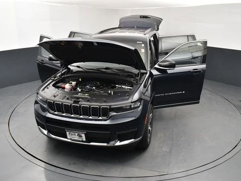 Used 2023 Jeep Grand Cherokee L Limited image 26