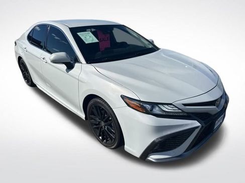 Used 2023 Toyota Camry XSE image 8